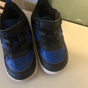 Nike Kids Black and Blue Sneakers